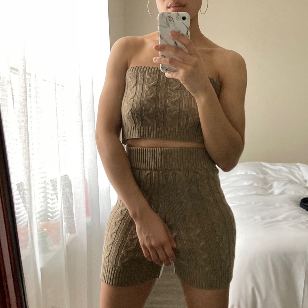 Jasmine 2 Piece Cable Knit Tube Top Shorts Set Size Small